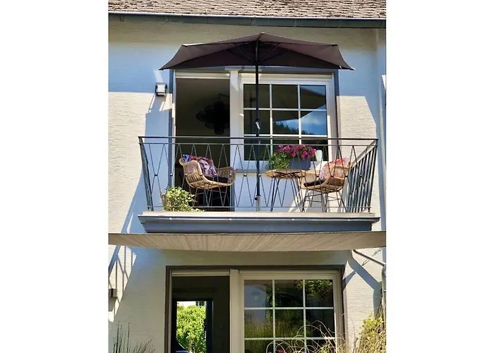 Moselle-side Apartament *