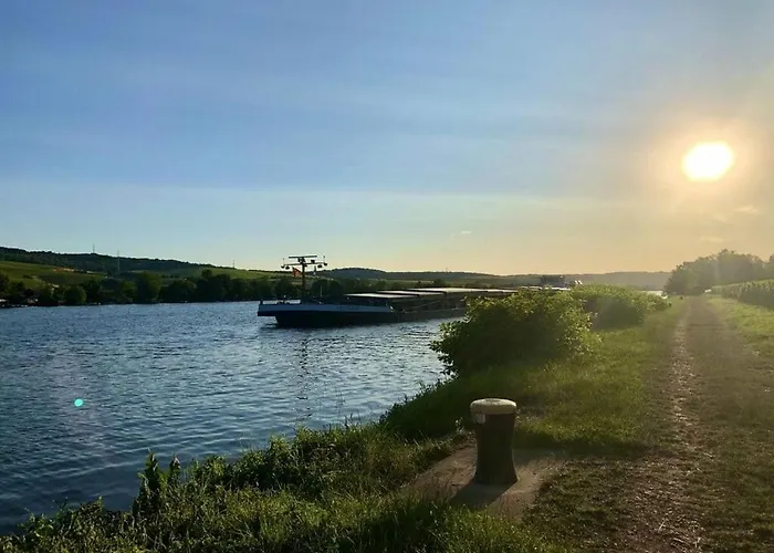 Moselle-side Apartament